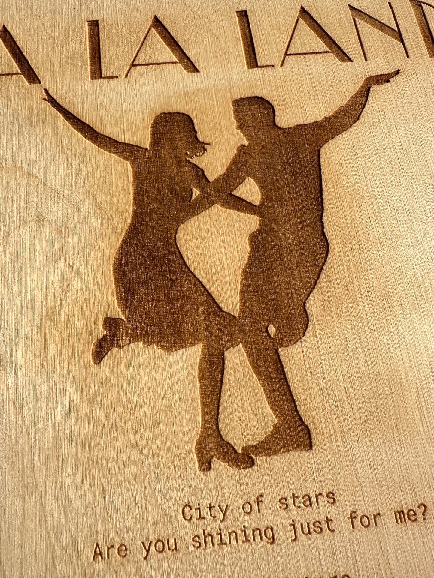 Los Angeles Ahşap Duvar Sanatı – La La Land Design | Sinematik Çizgiler Koleksiyonu