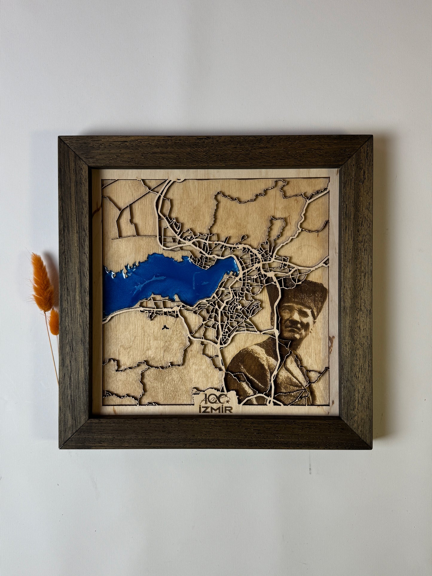 İzmir: Epoksi Ahşap Haritası |Kurtuluş Haritası: İzmir – 9 Eylül 1922 (El Yapımı Ahşap Sanat Eseri)