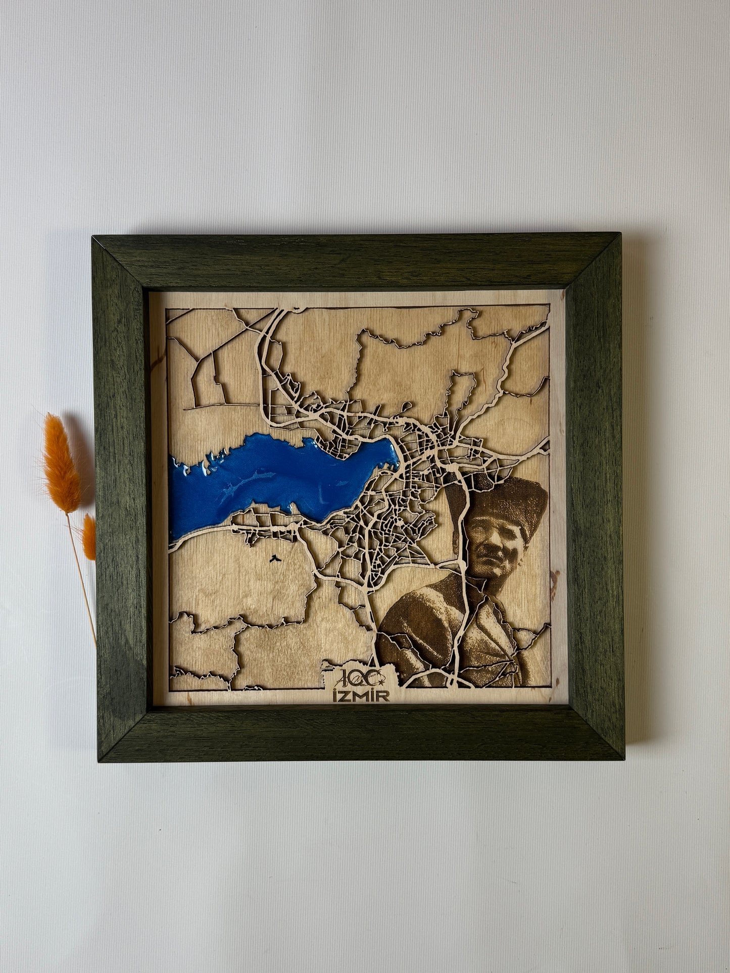 İzmir: Epoksi Ahşap Haritası |Kurtuluş Haritası: İzmir – 9 Eylül 1922 (El Yapımı Ahşap Sanat Eseri)
