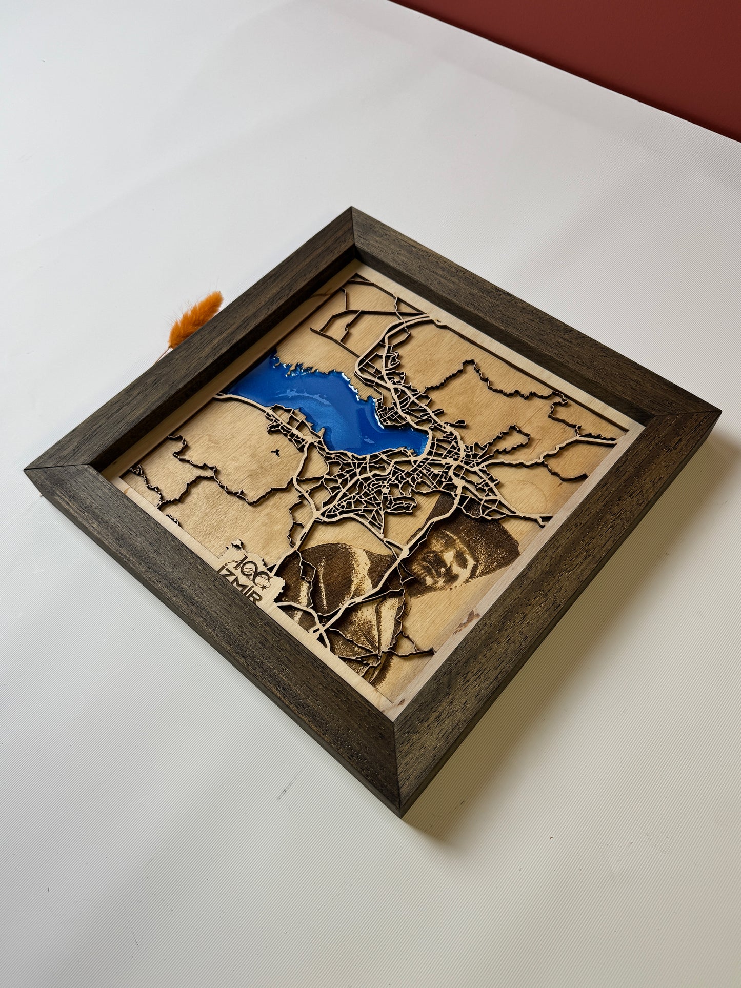 İzmir: Epoksi Ahşap Haritası |Kurtuluş Haritası: İzmir – 9 Eylül 1922 (El Yapımı Ahşap Sanat Eseri)