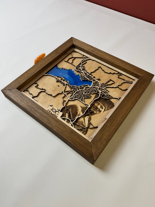 İzmir: Epoksi Ahşap Haritası |Kurtuluş Haritası: İzmir – 9 Eylül 1922 (El Yapımı Ahşap Sanat Eseri)