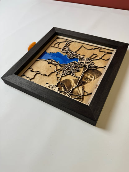İzmir: Epoksi Ahşap Haritası |Kurtuluş Haritası: İzmir – 9 Eylül 1922 (El Yapımı Ahşap Sanat Eseri)
