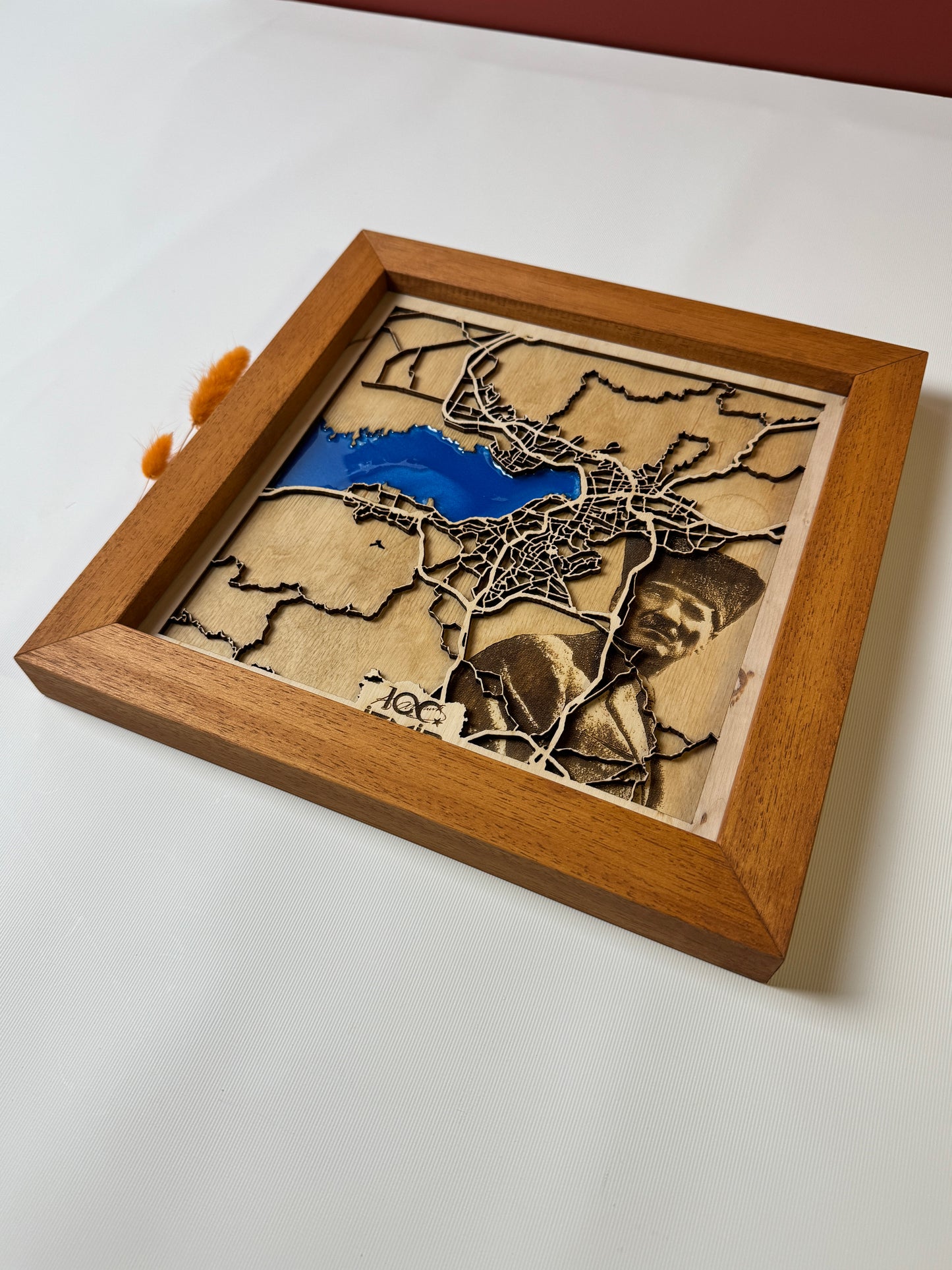 İzmir: Epoksi Ahşap Haritası |Kurtuluş Haritası: İzmir – 9 Eylül 1922 (El Yapımı Ahşap Sanat Eseri)