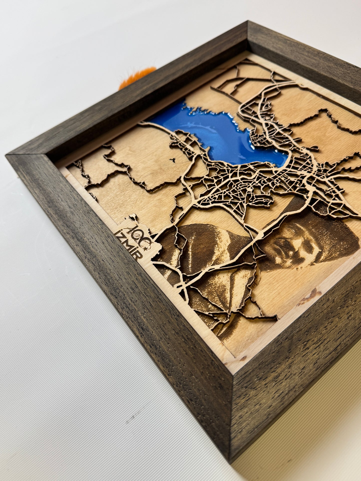 İzmir: Epoksi Ahşap Haritası |Kurtuluş Haritası: İzmir – 9 Eylül 1922 (El Yapımı Ahşap Sanat Eseri)