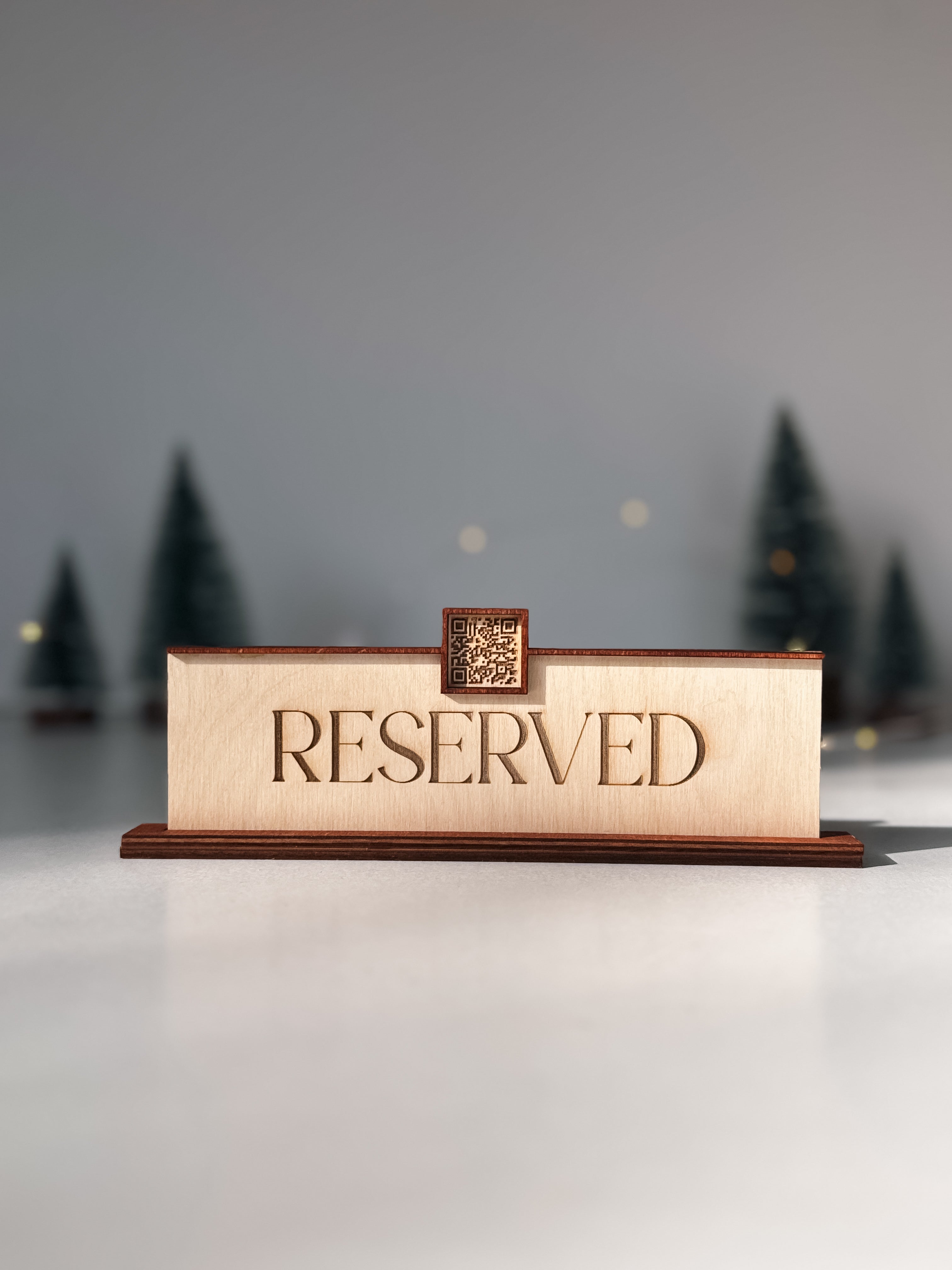 Ahşap QR Kodlu Rezerve Masa Tabelası