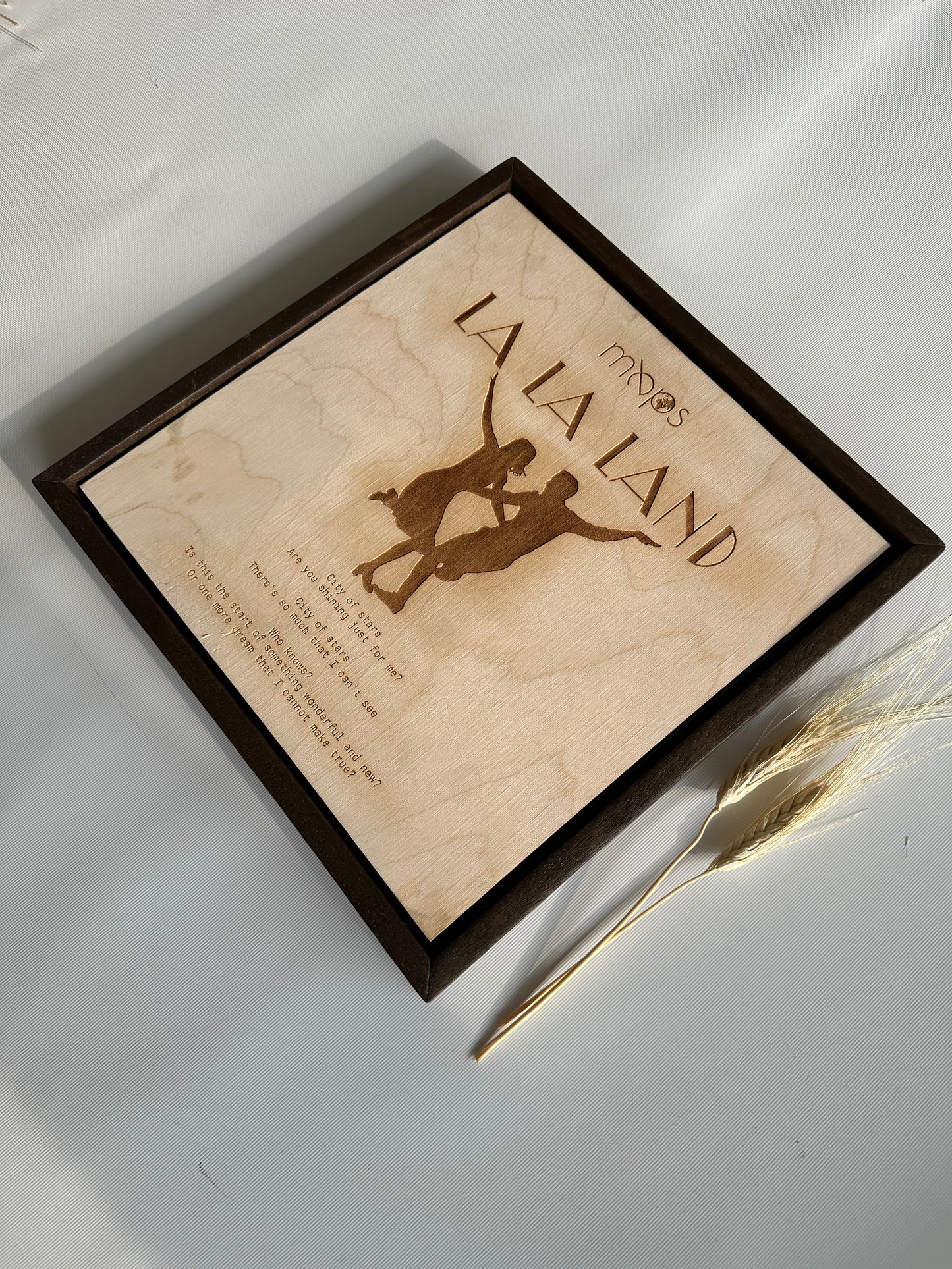 Los Angeles Ahşap Duvar Sanatı – La La Land Design | Sinematik Çizgiler Koleksiyonu