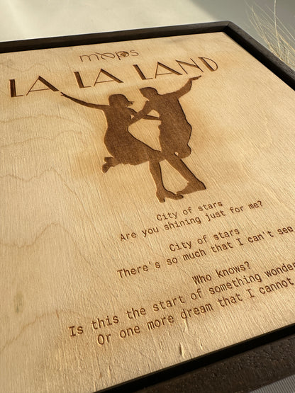 Los Angeles Ahşap Duvar Sanatı – La La Land Design | Sinematik Çizgiler Koleksiyonu