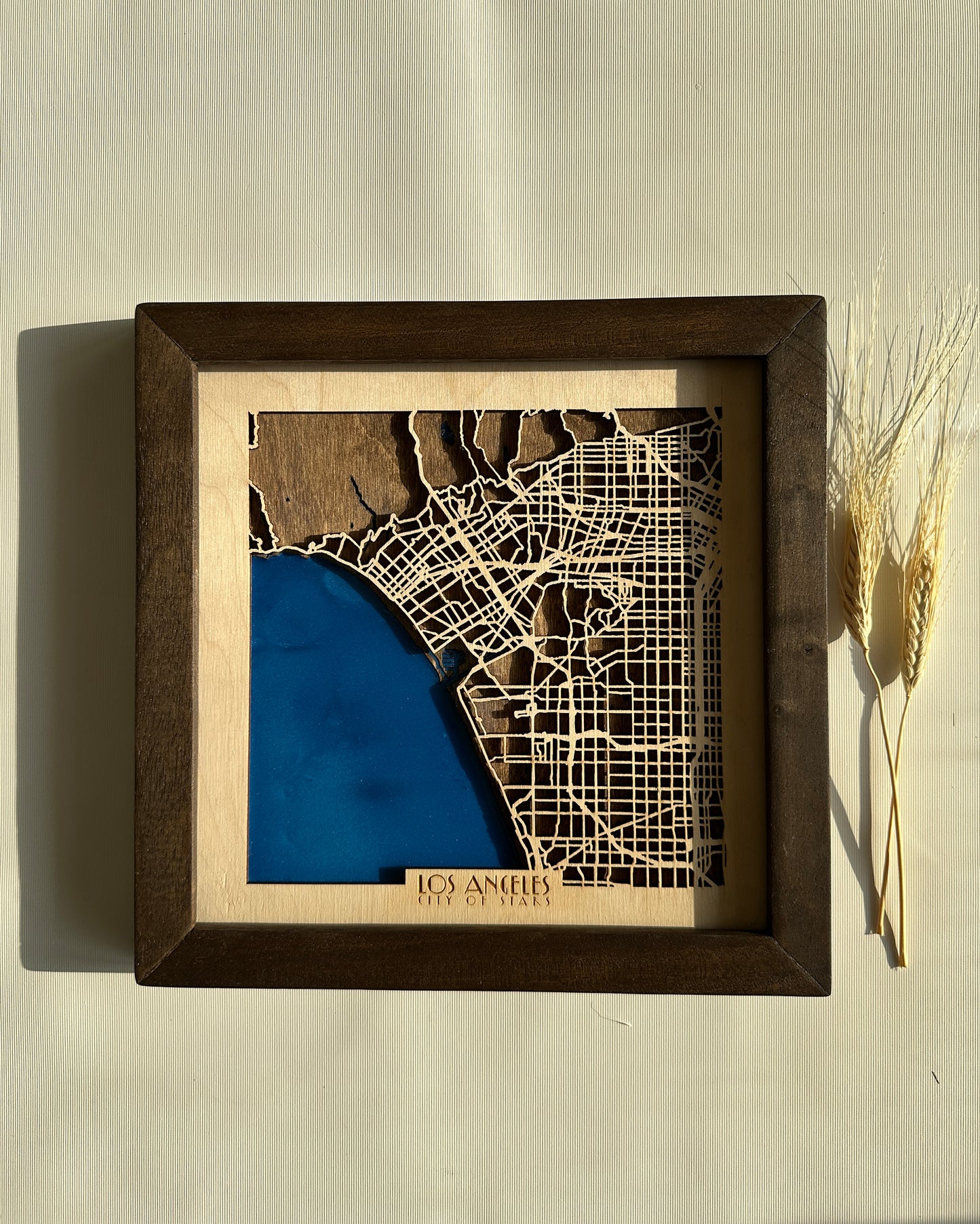 Los Angeles Ahşap Duvar Sanatı – La La Land Design | Sinematik Çizgiler Koleksiyonu
