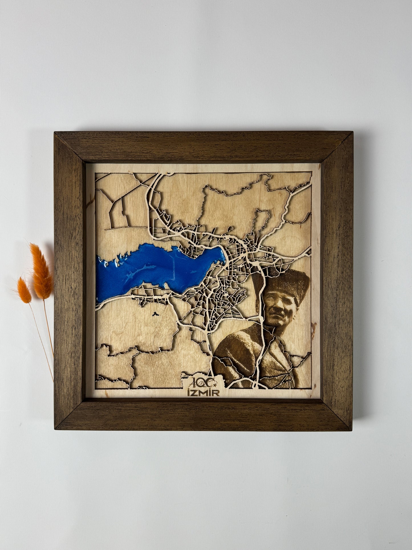 İzmir: Epoksi Ahşap Haritası |Kurtuluş Haritası: İzmir – 9 Eylül 1922 (El Yapımı Ahşap Sanat Eseri)