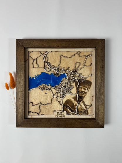 İzmir: Epoksi Ahşap Haritası |Kurtuluş Haritası: İzmir – 9 Eylül 1922 (El Yapımı Ahşap Sanat Eseri)