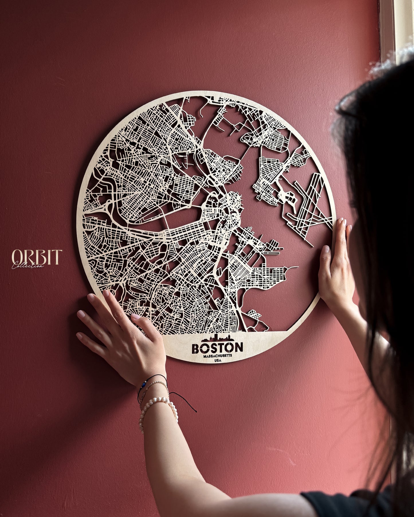 Boston Ahşap Duvar Sanatı – Minimal Soyut Form | Orbit Koleksiyonu